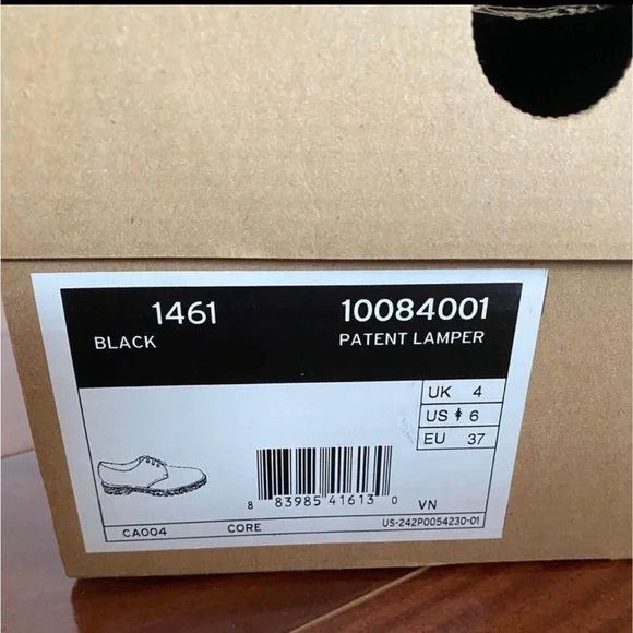 Barely worn patent leather Dr Martens 1461 shoes! - Picture 4 of 4